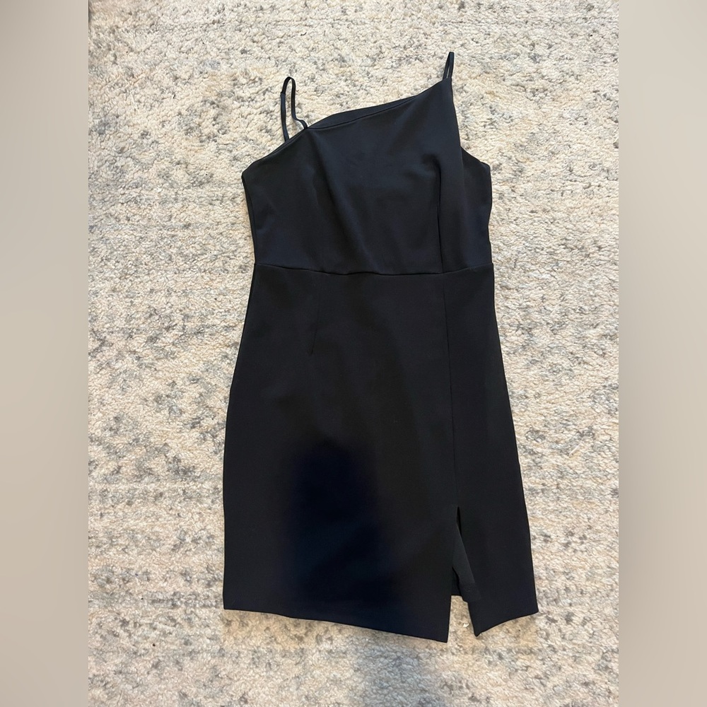 Asymmetrical shoulder dress!